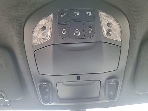 New 2026 Chrysler Pacifica Limited w/ Uconnect Theater Family Group image 15