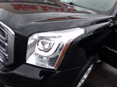 Used 2016 GMC Yukon XL SLE AWD/4WD image 31