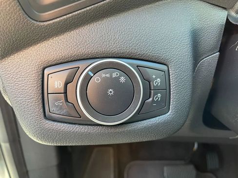 Used 2019 Ford Escape SEL image 31