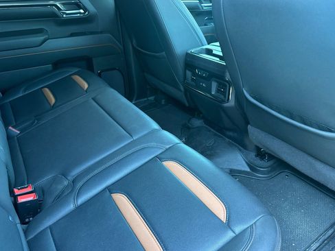 Used 2024 GMC Sierra 1500 AT4 w/ Technology Package AWD/4WD image 18