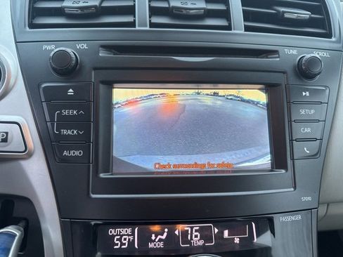 Used 2012 Toyota Prius V image 25