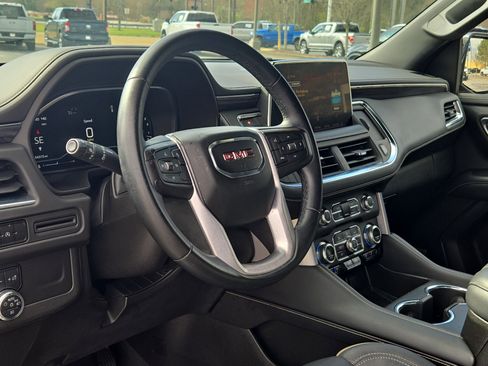 Used 2023 GMC Yukon SLT image 17