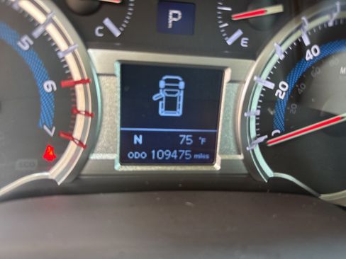 Used 2017 Toyota 4Runner Limited AWD/4WD image 29