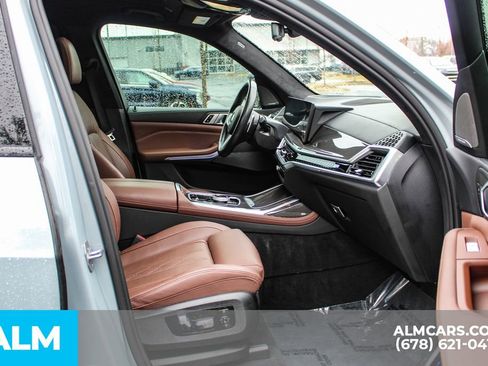 Used 2023 BMW X7 M60i w/ Premium Package image 23