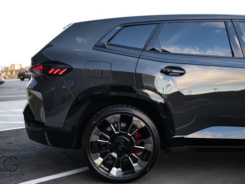 Used 2024 BMW XM image 17