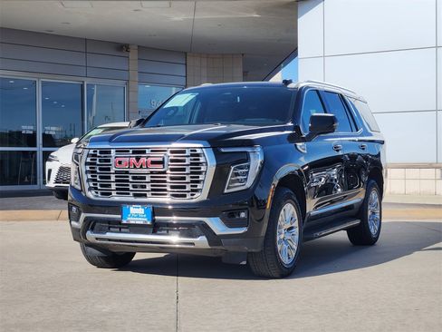 Used 2025 GMC Yukon Denali image 3
