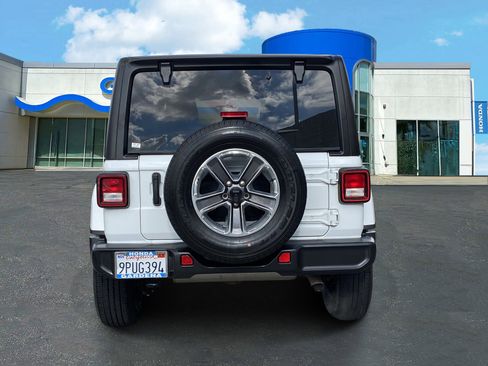 Used 2021 Jeep Wrangler Unlimited Sahara image 5