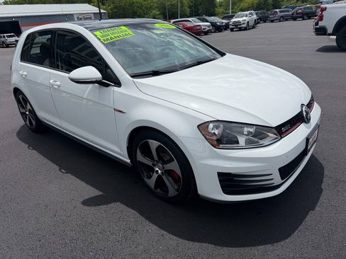 Used 2016 Volkswagen GTI SE FWD image 7