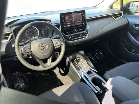 Used 2021 Toyota Corolla LE FWD image 18