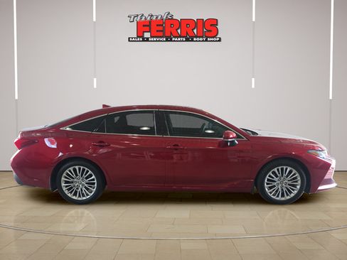 Used 2022 Toyota Avalon Limited w/ Advanced Safety Package FWD image 6