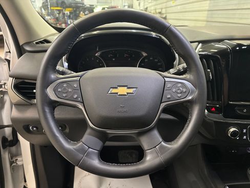 Used 2020 Chevrolet Traverse LT w/ Driver Confidence II Package AWD/4WD image 15