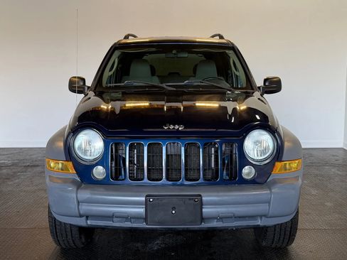 Used 2006 Jeep Liberty Sport AWD/4WD image 2