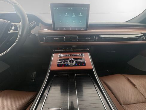 Certified 2021 Lincoln Aviator Reserve w/ Equipment Group 202A image 11