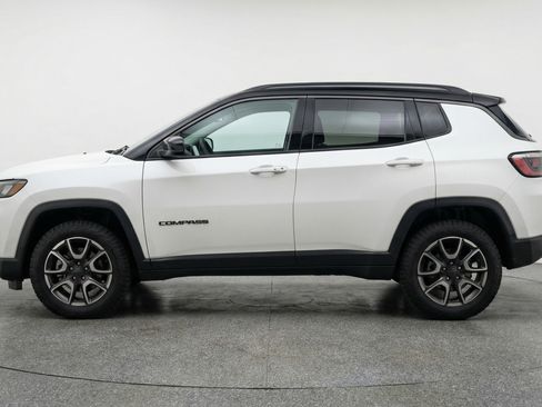 Used 2025 Jeep Compass Trailhawk AWD/4WD image 5