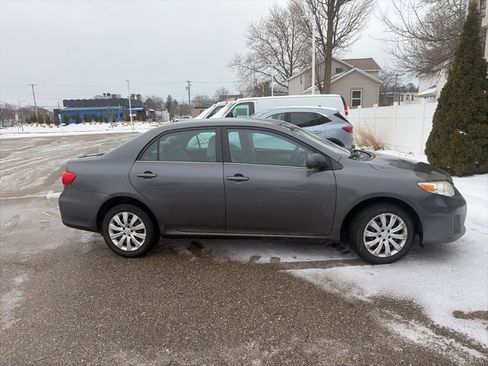 Used 2013 Toyota Corolla L image 9