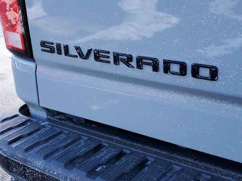 Used 2025 Chevrolet Silverado 2500 ZR2 w/ Technology Package image 33