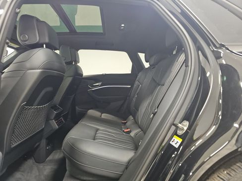 Used 2023 Audi e-tron Chronos w/ Chronos Package image 9