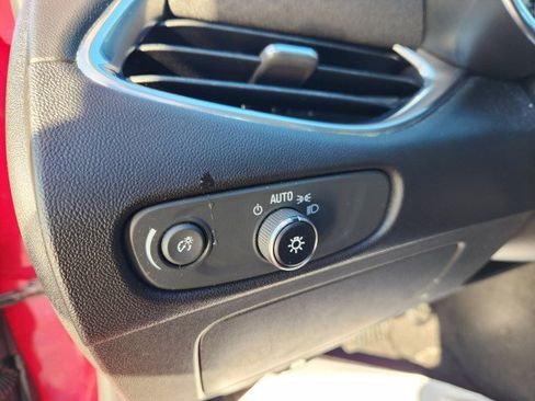 Used 2018 Chevrolet Malibu LT image 30