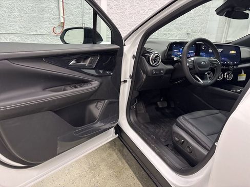 New 2026 Chevrolet Blazer EV LT image 12