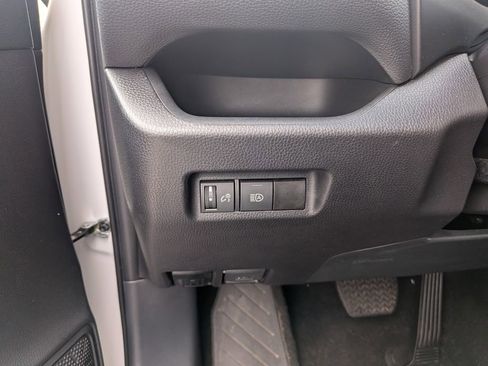 Used 2025 Toyota RAV4 XLE image 28