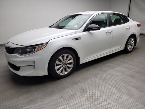 Used 2018 Kia Optima LX w/ 17" Alloy Wheels Package image 2