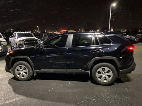 Used 2022 Toyota RAV4 LE image 10