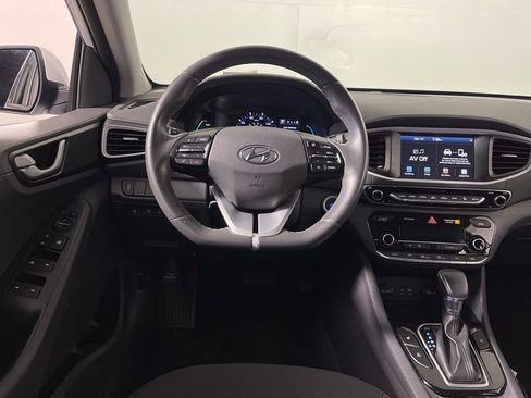 Used 2019 Hyundai Ioniq Plug-In Hybrid image 15