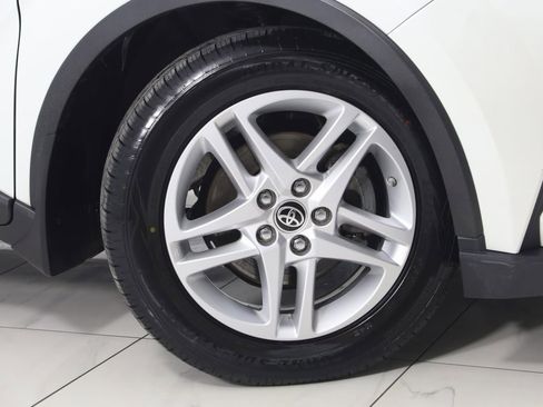 Used 2021 Toyota C-HR LE image 12