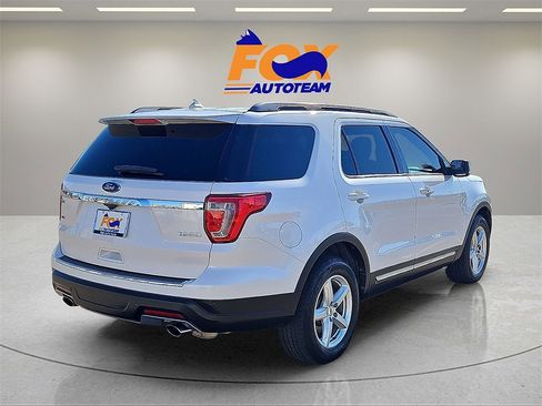Used 2018 Ford Explorer XLT w/ Equipment Group 201A image 5