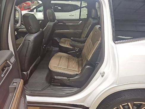 New 2026 GMC Acadia Denali Ultimate w/ LPO, All-Weather Package image 22