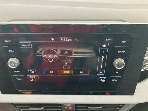 Used 2025 Volkswagen Jetta SE FWD image 22