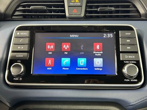 Used 2025 Nissan Versa SV w/ Trunk Package FWD image 16