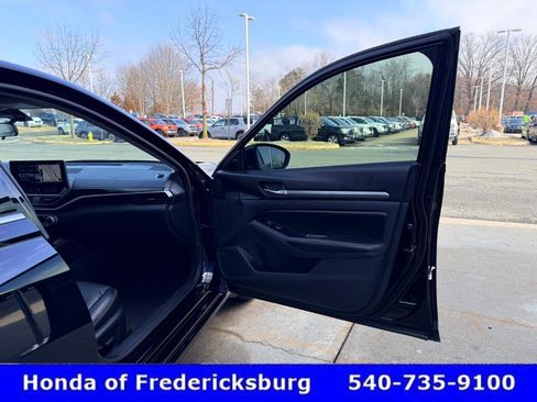 Used 2024 Nissan Altima 2.5 SR w/ SR Premium Package image 19