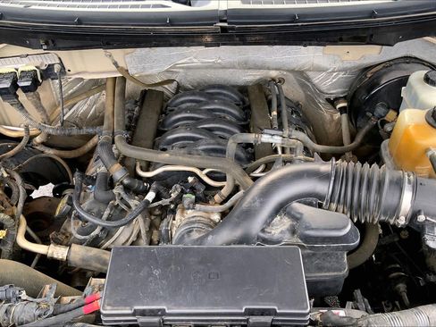 Used 2013 Ford F150 Lariat w/ Mid Equipment Group RWD image 32