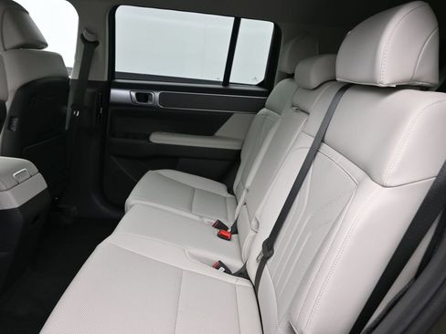 Used 2026 Hyundai Santa Fe SEL FWD image 23