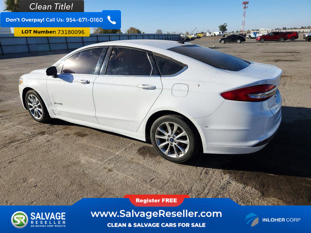 Used 2017 Ford Fusion SE FWD image 3
