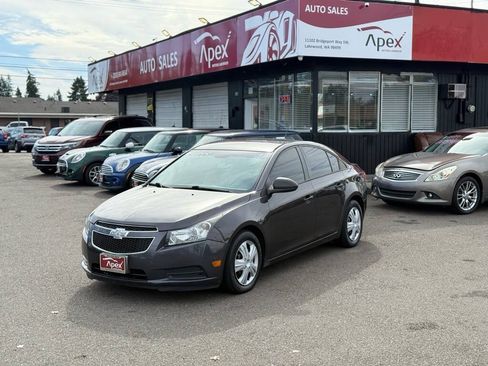 Used 2014 Chevrolet Cruze LS FWD image 3