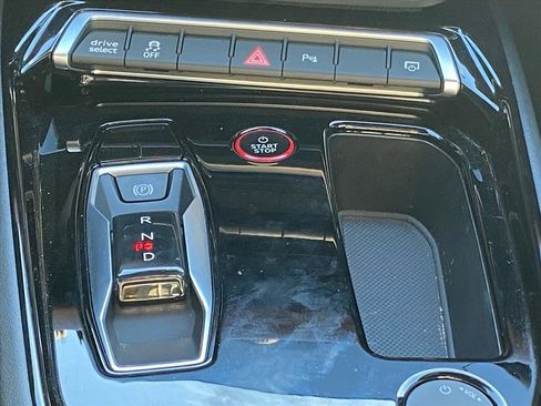 Used 2022 Audi e-tron GT Premium Plus image 9