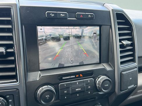 Used 2018 Ford F150 XLT w/ Equipment Group 302A Luxury AWD/4WD image 19