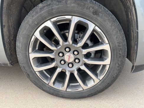 Used 2023 GMC Acadia Denali w/ Denali Ultimate Package image 8