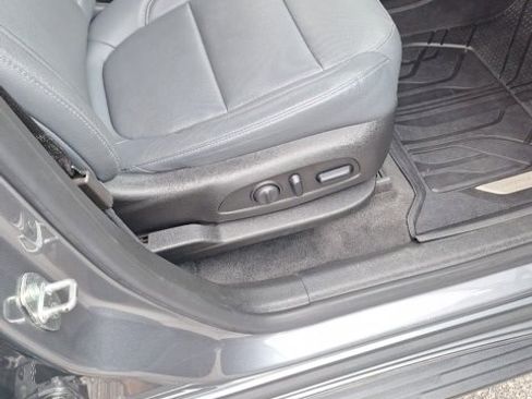 Used 2019 Chevrolet Traverse Premier w/ Driver Confidence II Package image 27