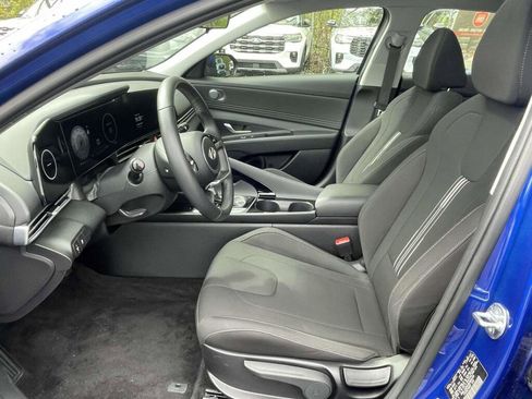 Used 2025 Hyundai Elantra SEL FWD image 15
