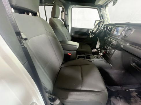 Used 2023 Jeep Gladiator Sport AWD/4WD image 26