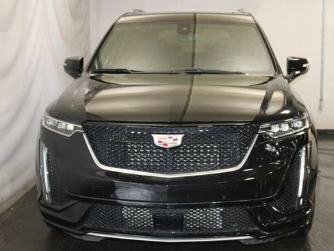 Used 2024 Cadillac XT6 Sport w/ Technology Package AWD/4WD image 3