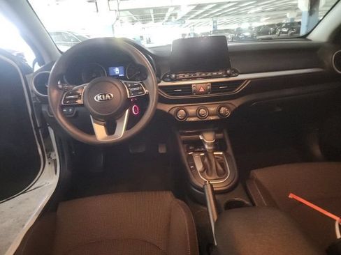 Used 2020 Kia Forte LXS FWD image 5