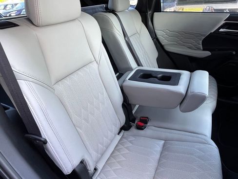 New 2025 Mitsubishi Outlander AWD image 31