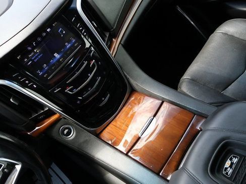 Certified 2019 Cadillac Escalade Luxury RWD image 28