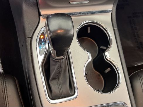 Used 2022 Jeep Grand Cherokee Laredo X image 17