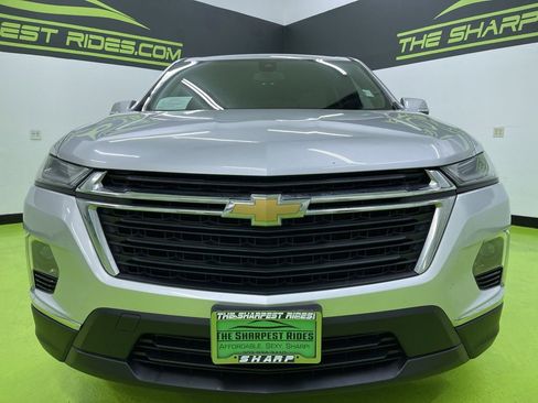 Used 2022 Chevrolet Traverse LS image 3