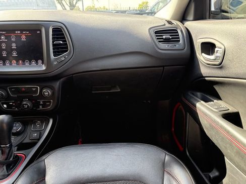 Used 2019 Jeep Compass Trailhawk AWD/4WD image 8